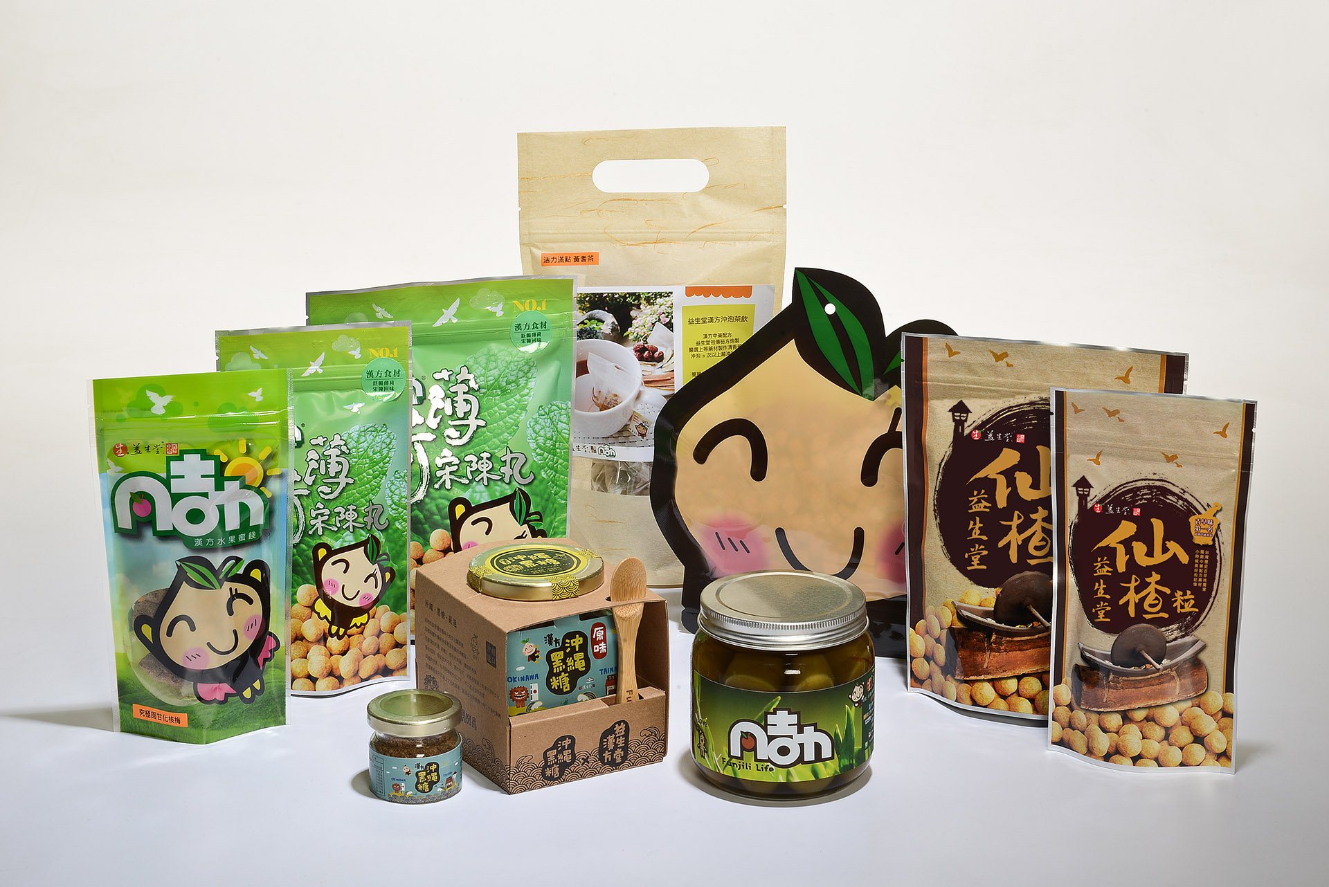 益生堂。凡吉力產品系列包裝 — 仙楂粒、究極羅漢小圓球、漢方沖泡茶飲、漢方水果蜜餞、薄荷宋陳丸、漢方沖繩黑糖、究極漢方脆脆梅